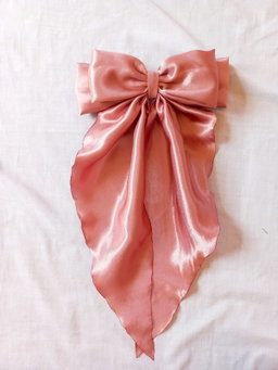 🎀 Long-Tailed Satin Bow