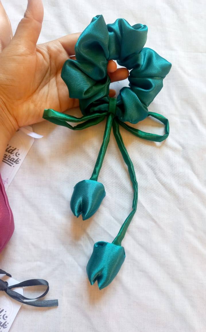 ๐ธ Tulip Satin Scrunchies