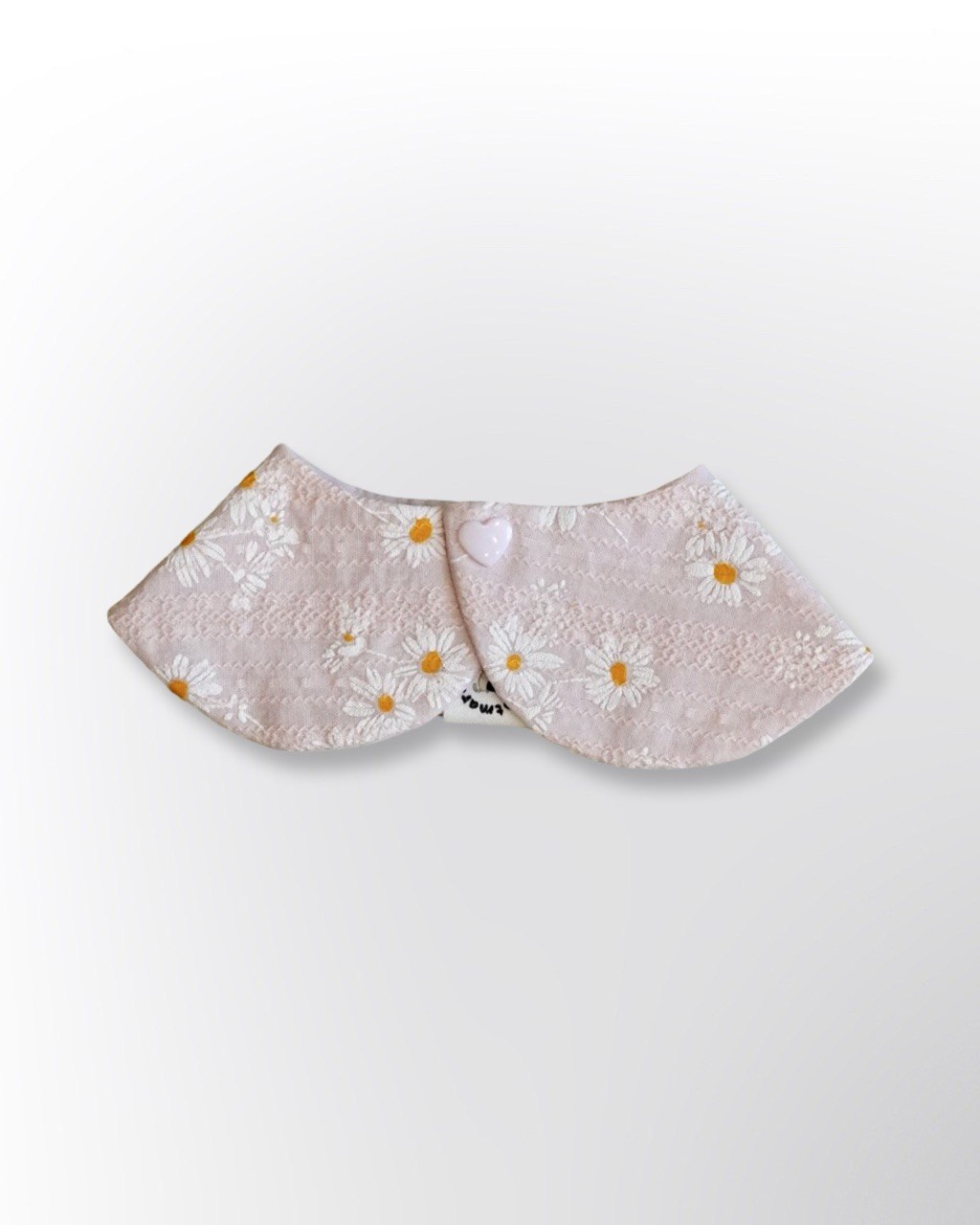 Daisy Rounded Collar