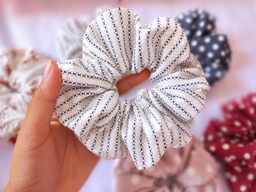 🌷 Floral Scrunchies – Your Hair’s Favorite Bouquet 🌷
