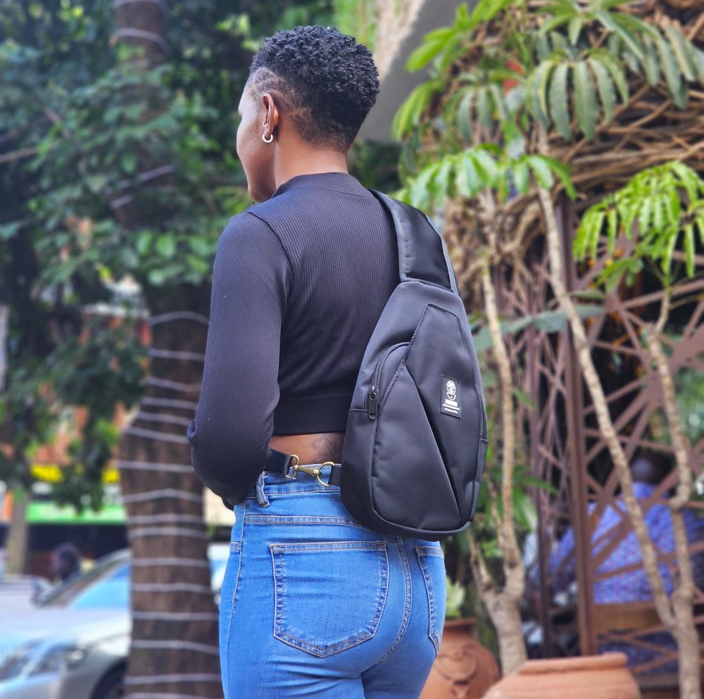 Jiji Chest bag black_1
