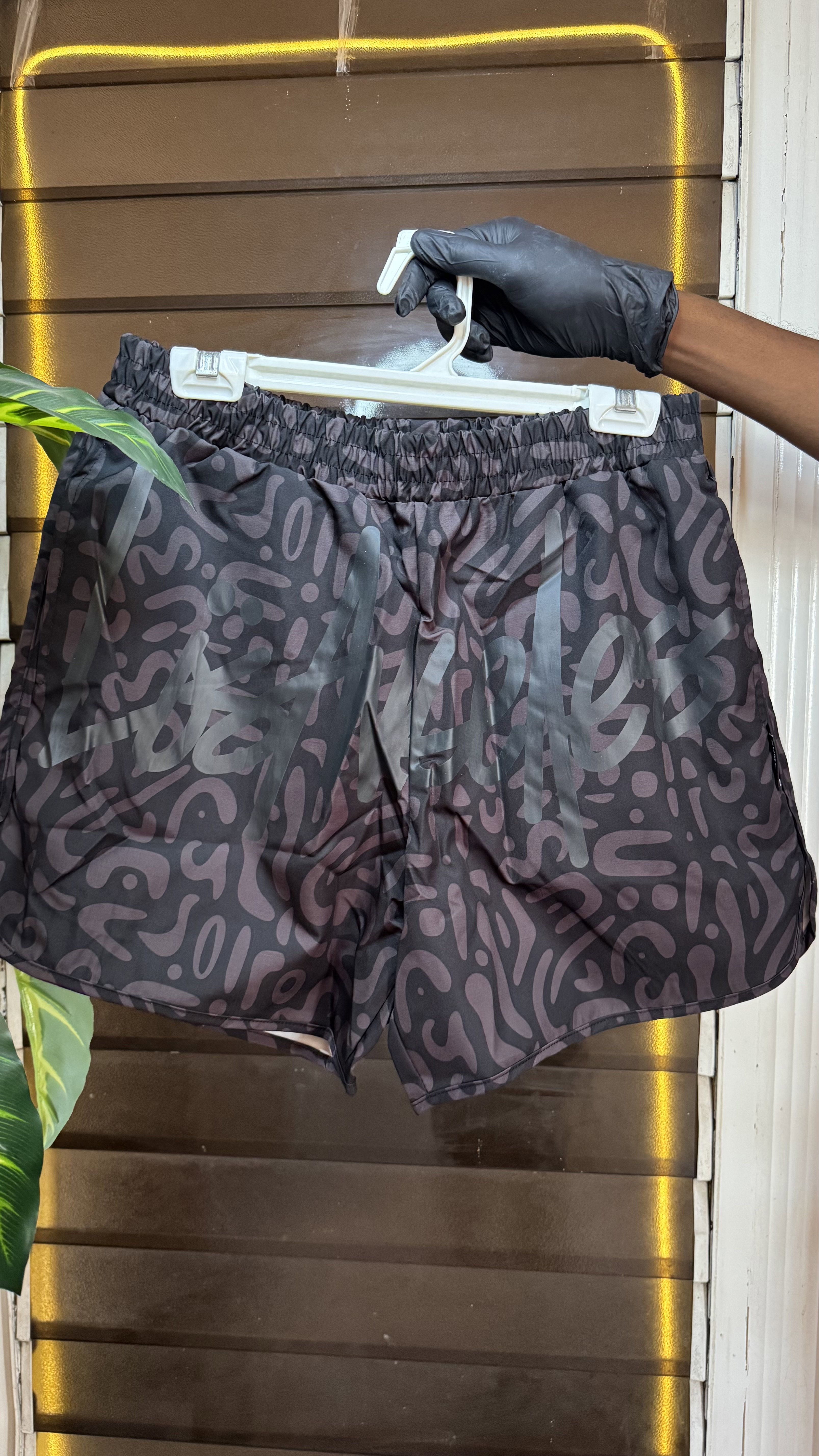 Short Graphic Print Swimming Black 1ZW5010