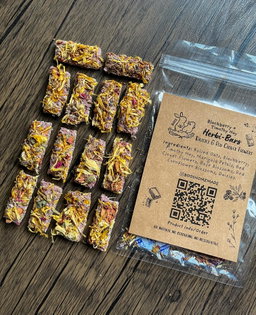 Herbi-Bars: Blackberry, Timothy Hay, Daisies & Red Clover Flowers