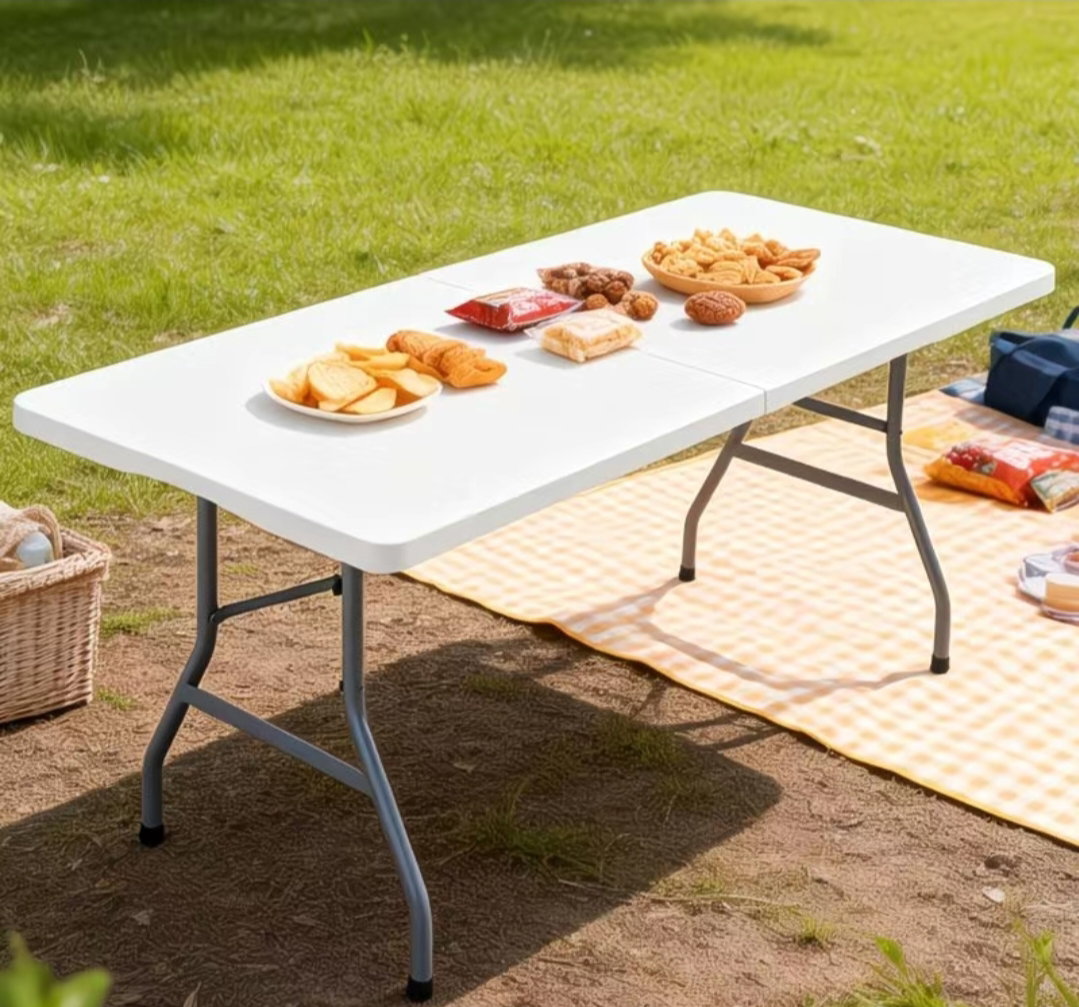 Table with black Spandex