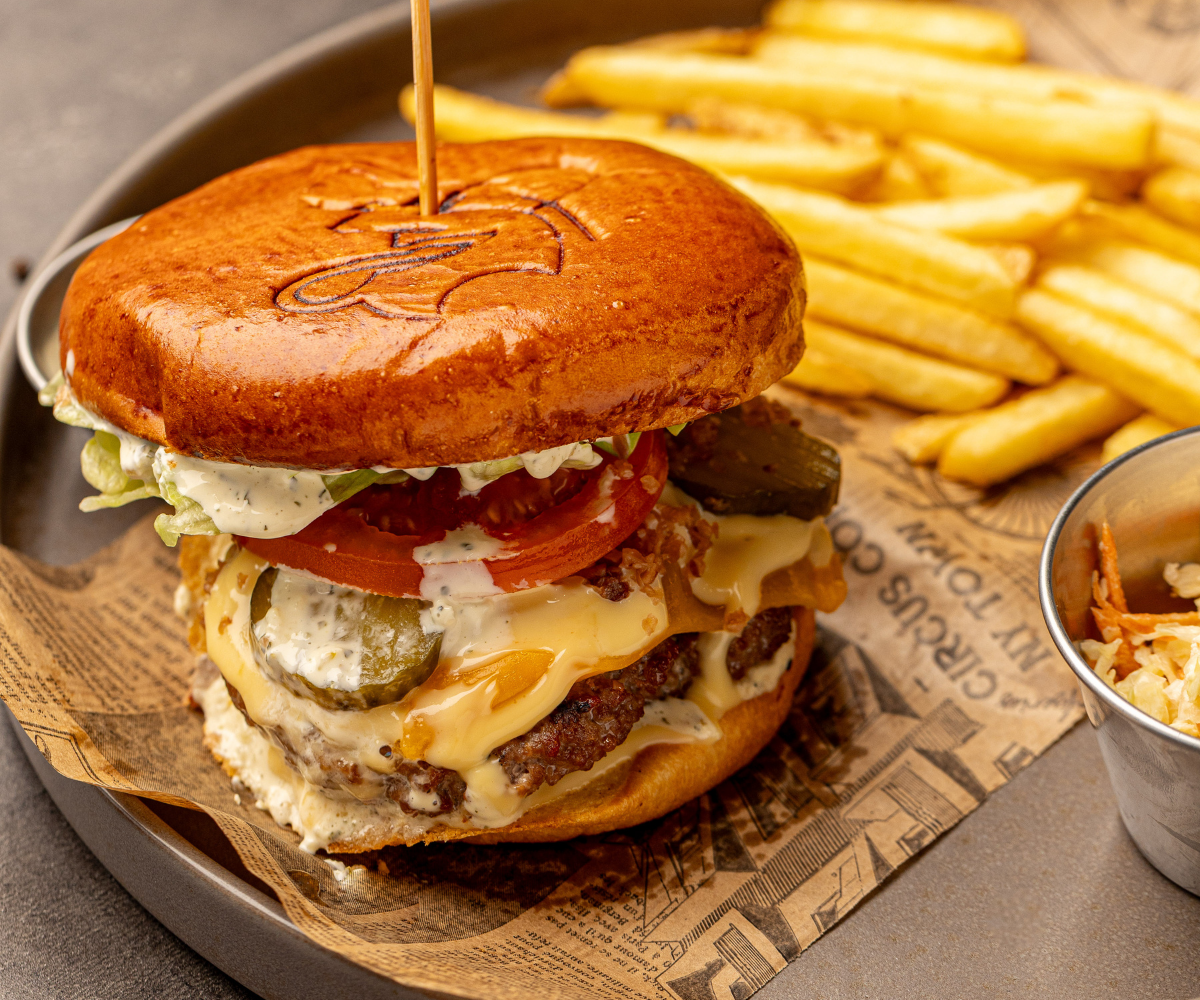Tartare Burger M + Frites + Boisson Gazeuse_0