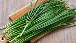 Garlic Chives ຜັກສະແລບ
