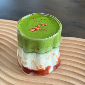 Matcha Strawberry 抹茶草莓拿铁