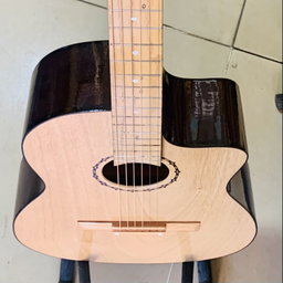 Guitar acoustic 4/4