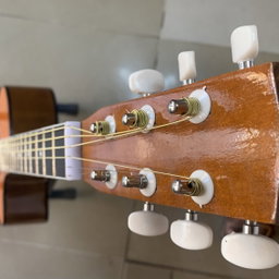 Guitar acoustic 4/4