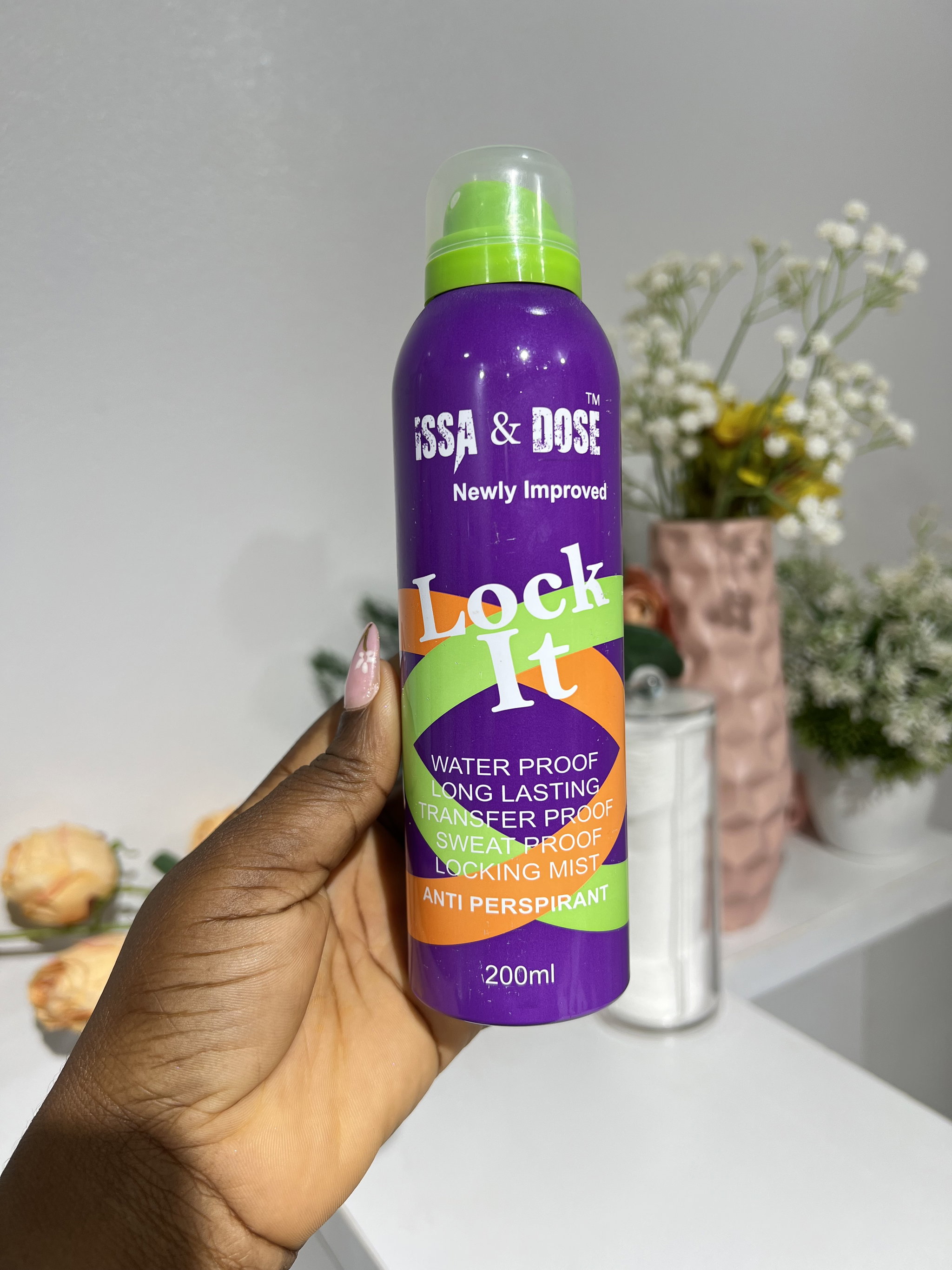 Fixateur waterproof Issa And dose_0