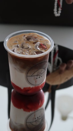 Ichigo-kohi Latte