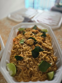 Seafood Fried Mama Noodle