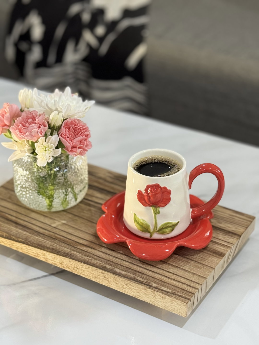 Taza de Rosa en Relieve 