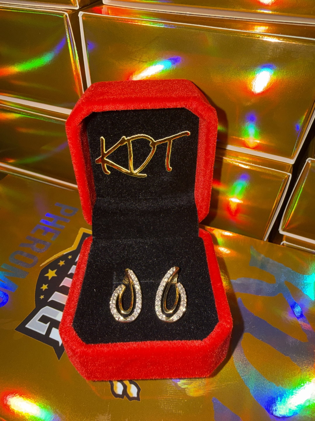Aretes de Oro Amarillo de 10K con Diamantes Blancos Redondos de 0,50ctw