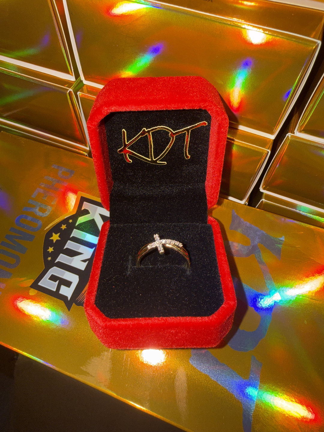 Anillo Cruzado con Diamantes Blancos Redondos de 0,15ctw en Oro Amarillo de 10K, Talla 7
