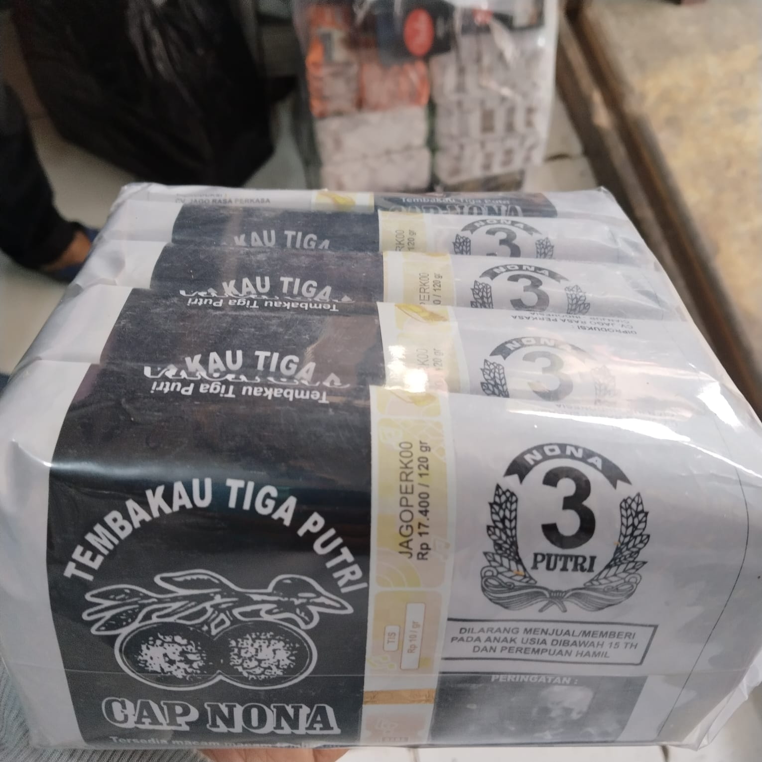 NONA TIGA PUTRI HITAM PUTIH 120 GRAM