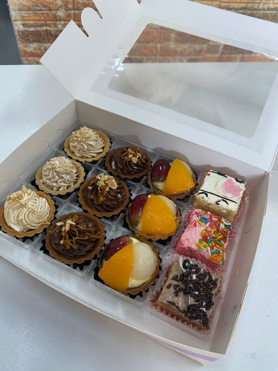 12pcs of ass mini tarts  _12
