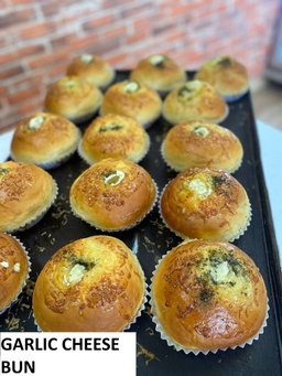 8 pcs of sweetbun(per box)