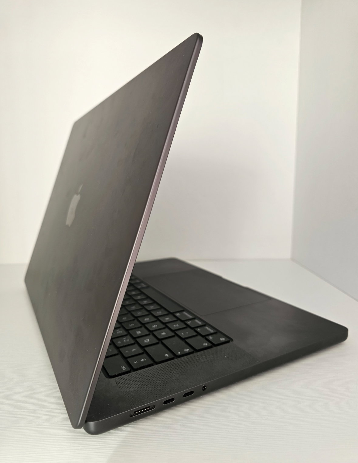 🍎🔥 MacBook Pro 16” M3 Pro — Performance Extrême 💻_3