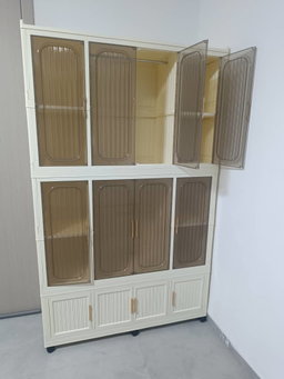 KABATI PLASTIC MILANGO MITATU 
