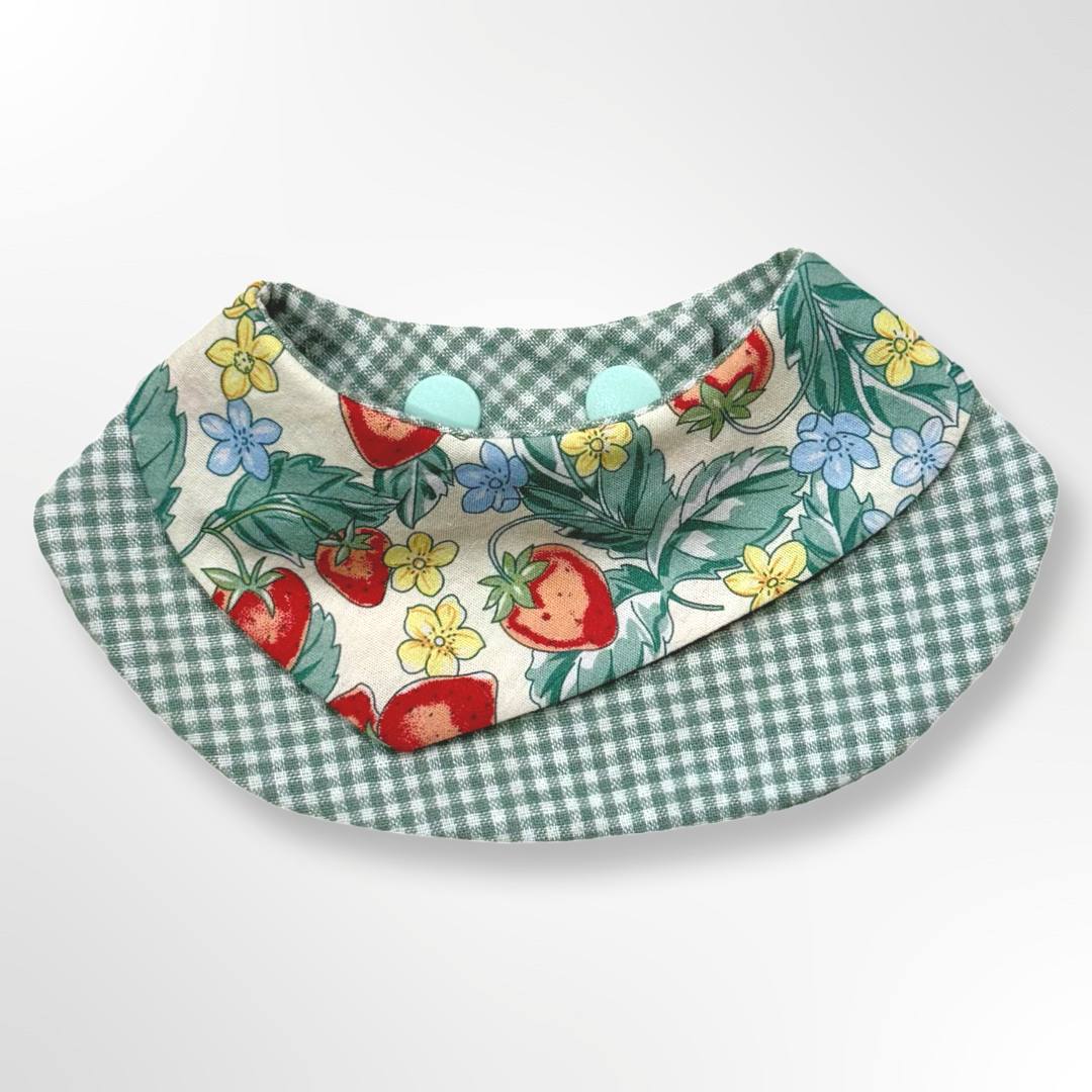 Strawbella Triangle Collar_0