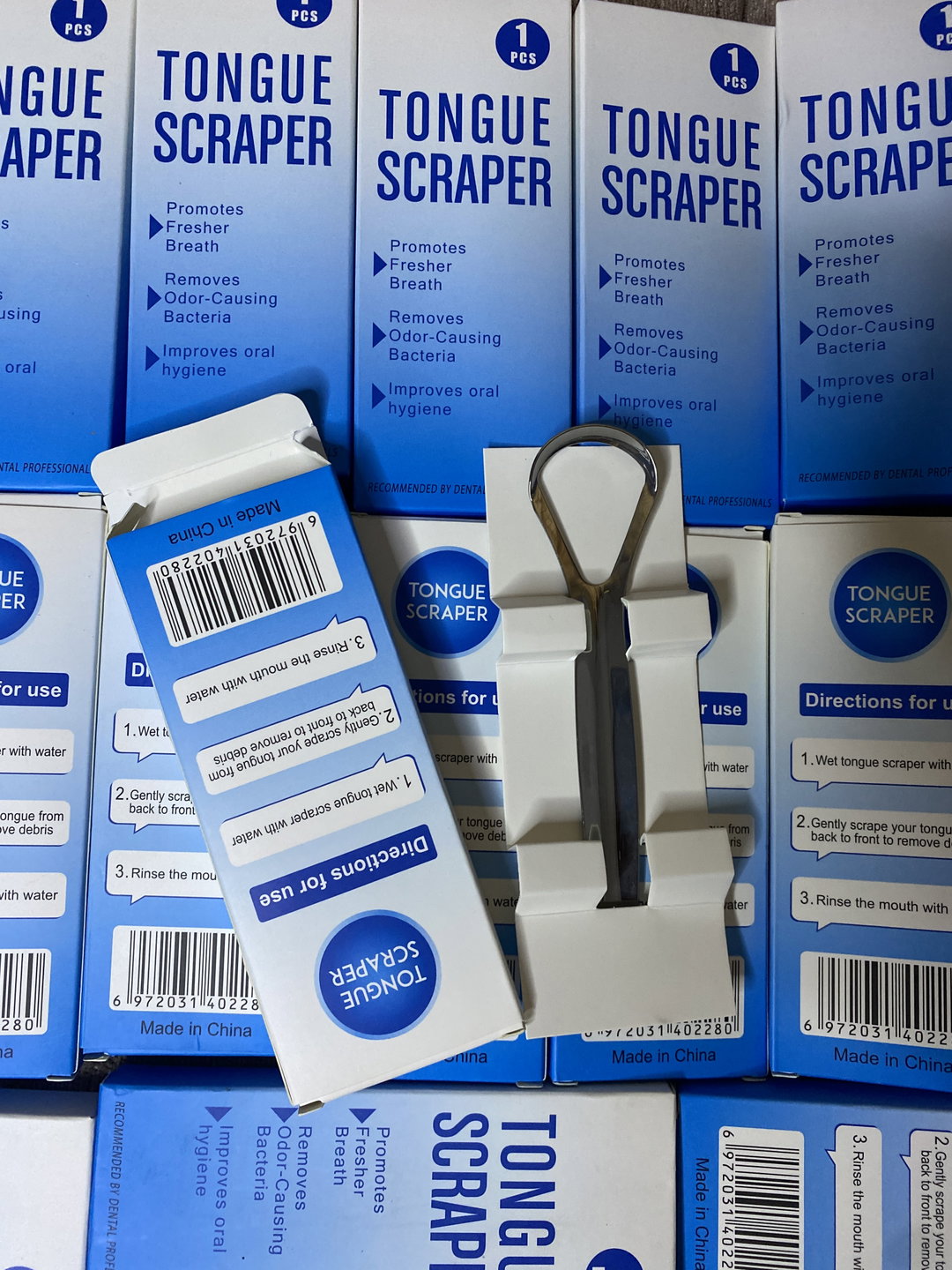TONGUE SCRAPER 