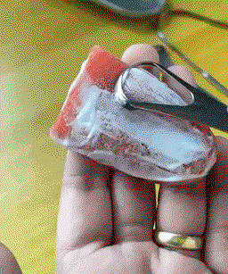 TONGUE SCRAPER 