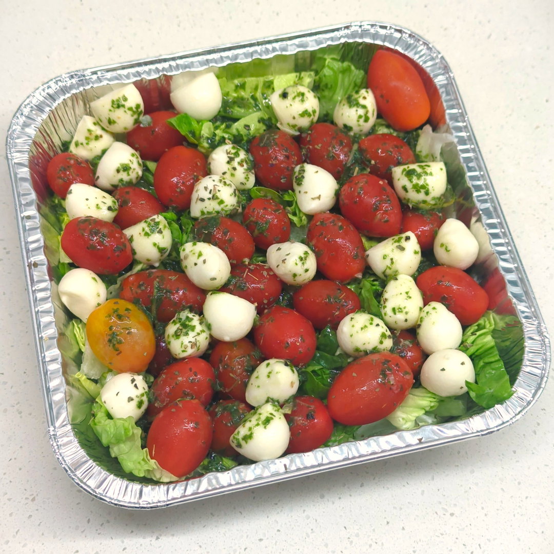 Tomato & Mozzarella Salad · 4-6 pax