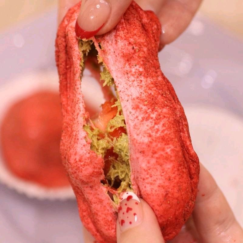 2pcs Strawberry Dubai Chewy Cookies _1