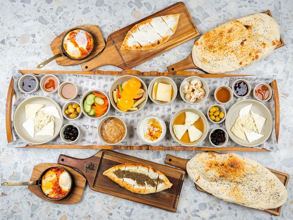 Turkish Breakfast Tray 4 Persons_0