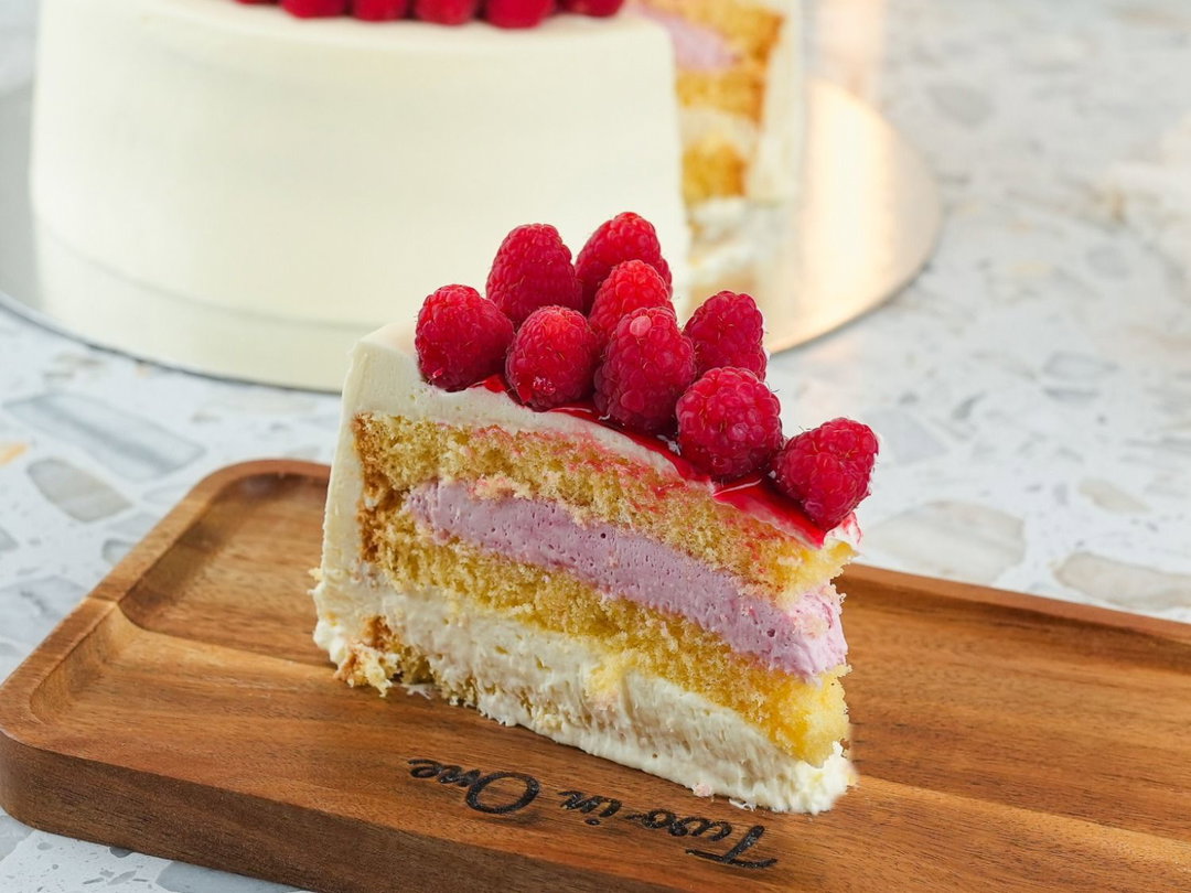 Rose Berry Cake