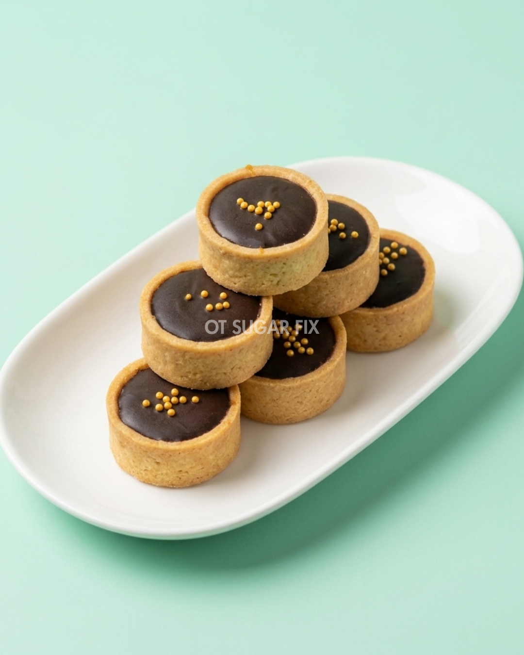 50pcs Dark/White Chocolate Salted Caramel Mini Tarts