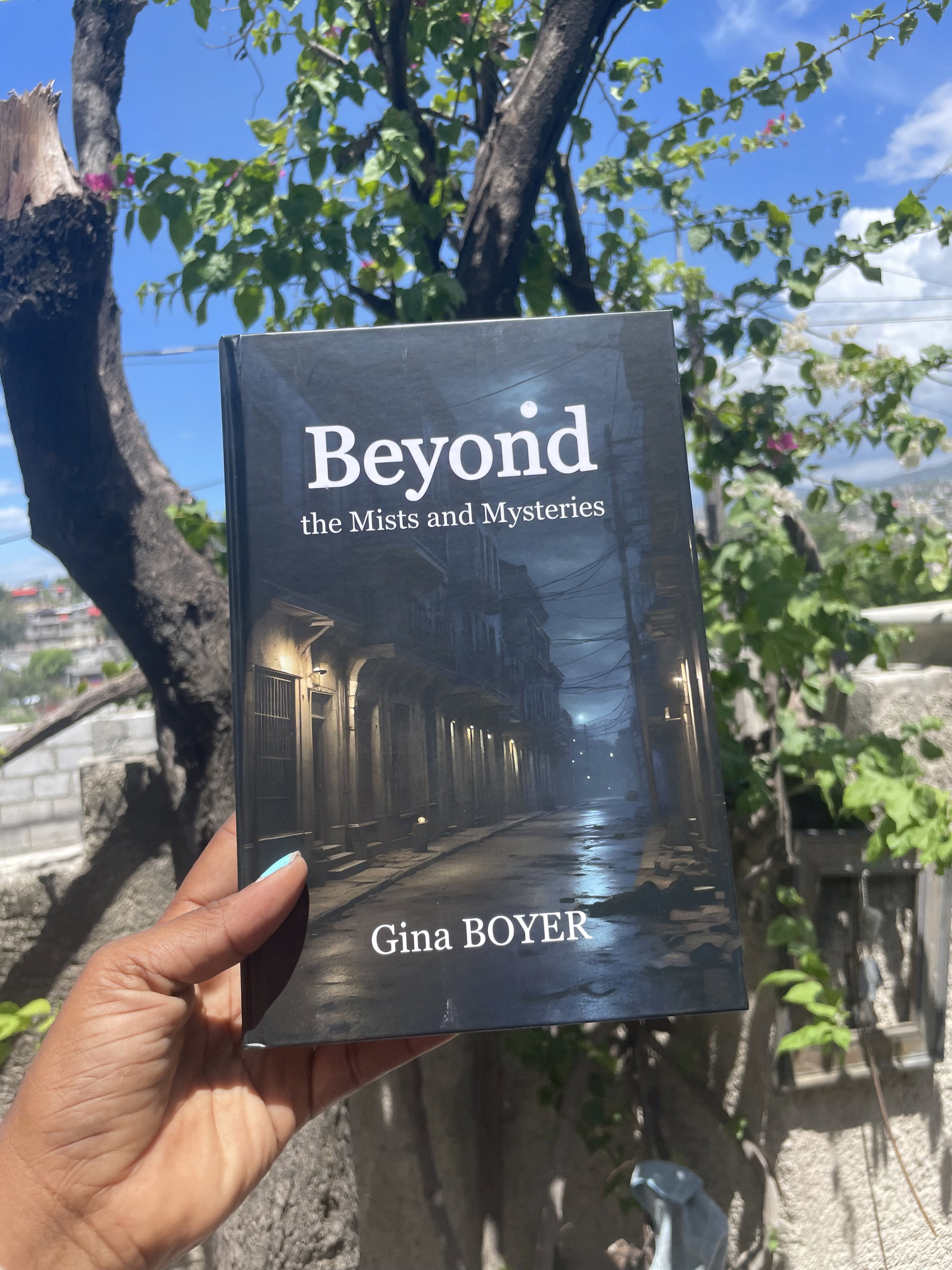 Beyond the mist and mysteries by Gina Boyer ( Version Anglaise)_0