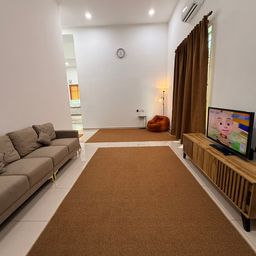 Leyna Homestay Muar