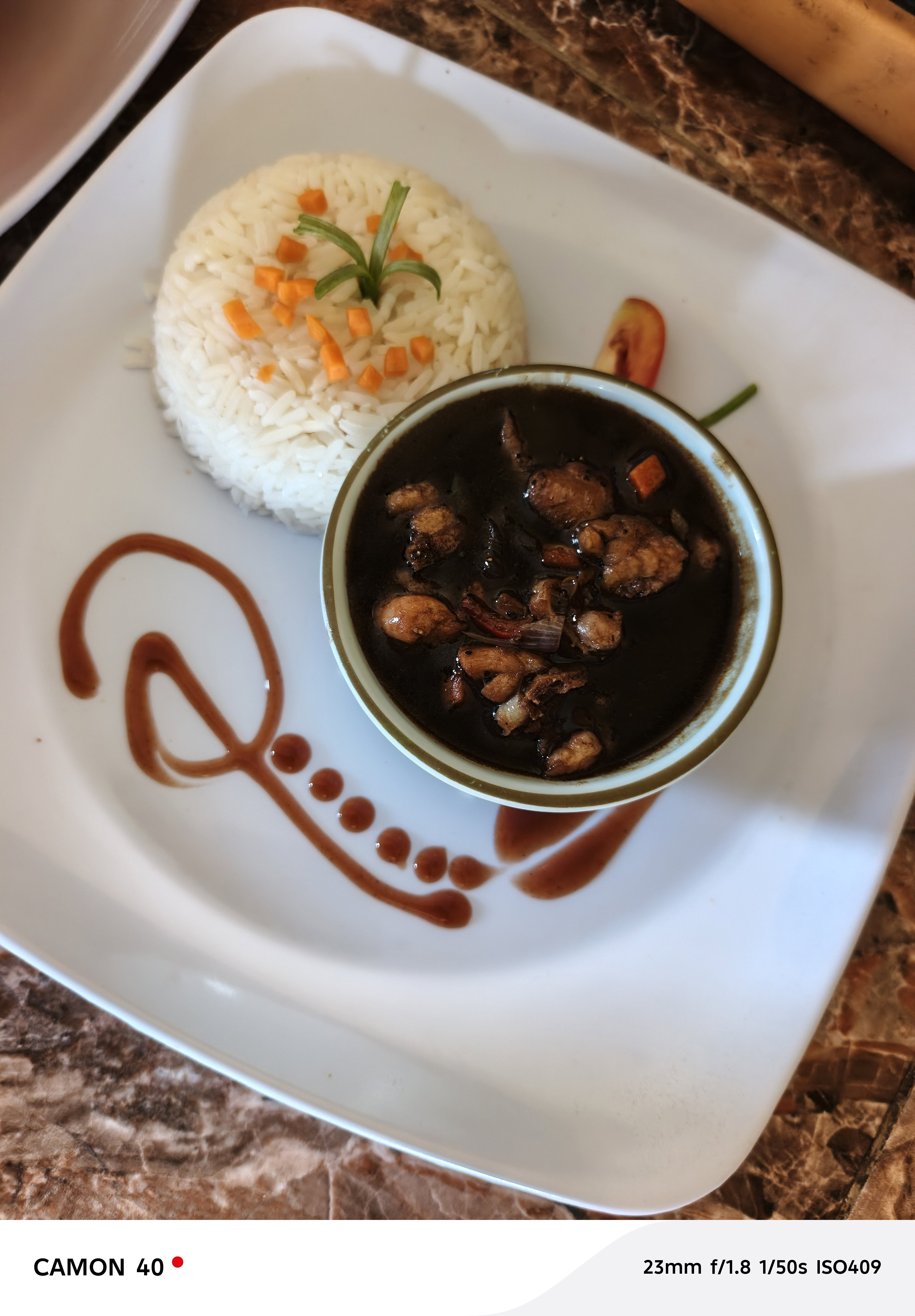 CHICKEN IN BLACK PEPPER SAUCE AND WHITE RICE 
