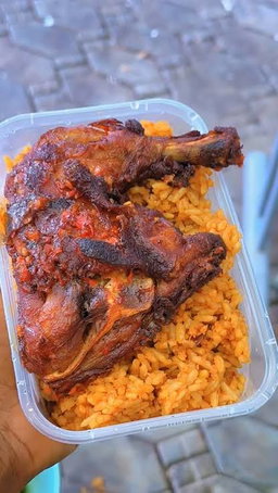 NIGERIAN STYLE JOLLOF RICE