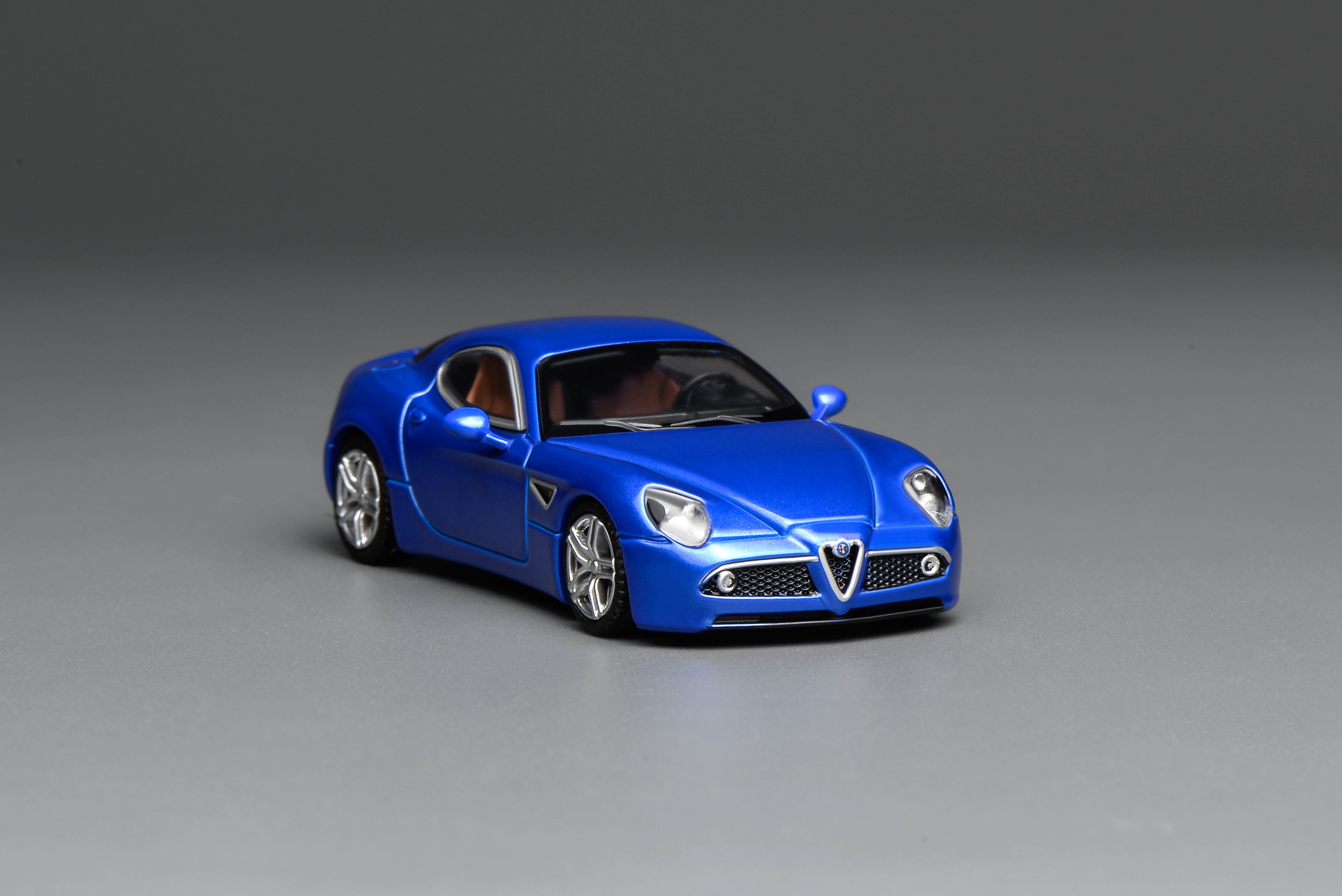 MOTOR HELIX MODEL 1/64 ALFA ROMEO 8C COMPETIZIONE 2008_4