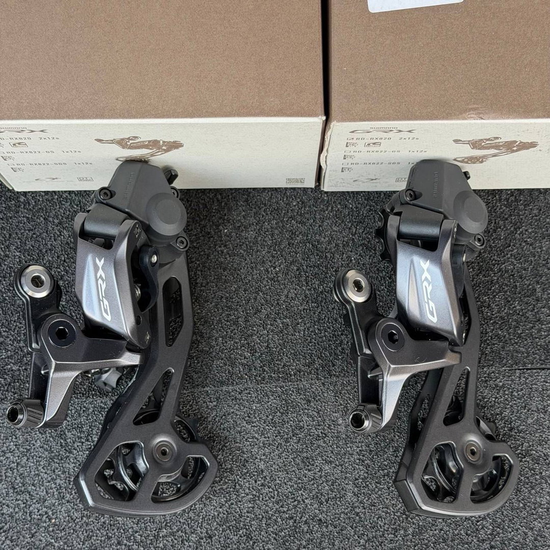 Shimano GRX RD-RX820 12-Speed Rear Derailleur (Shadow RD+)