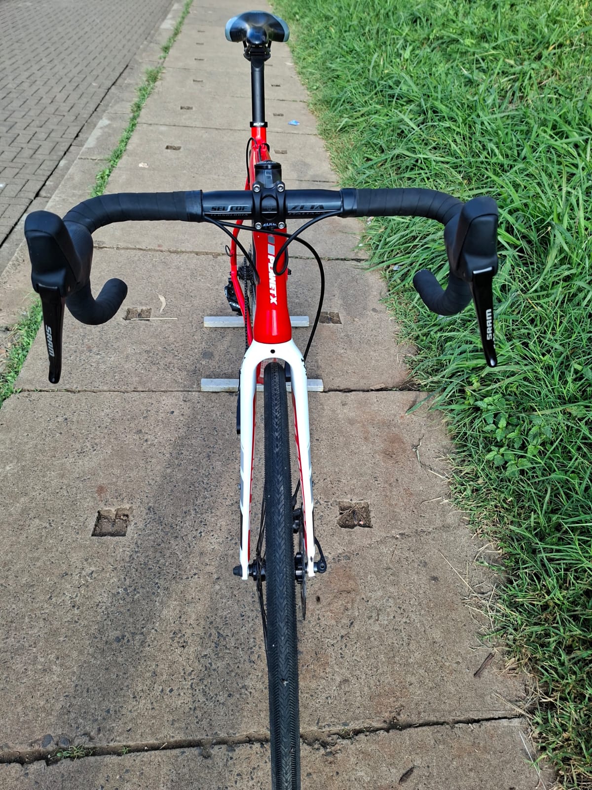 Planet X XLA SRAM Apex 1 Hydraulic Gravel Bike_1