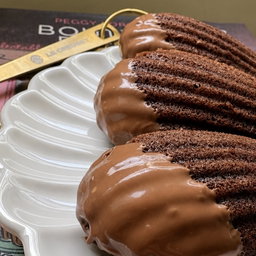 Double Chocolate Madeleines 