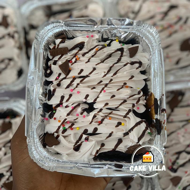Chocolate Foil Cake w Whipped Cream _0