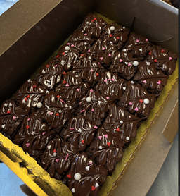 Medium Brownie (9' x 6' inch) 