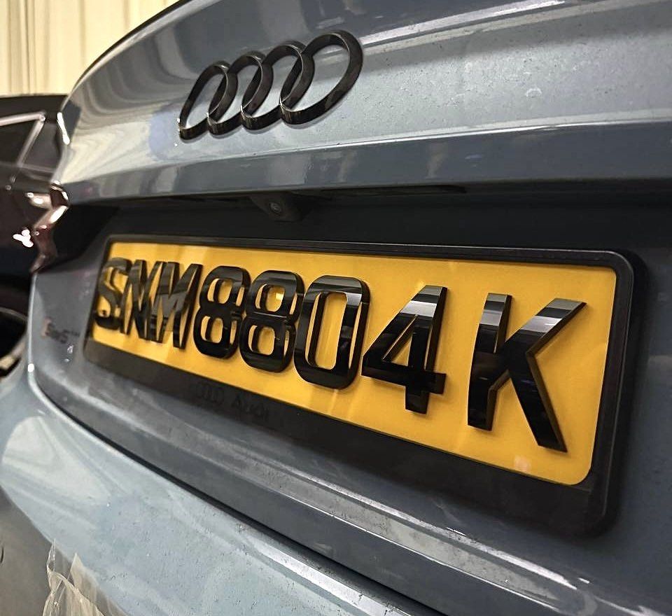 💎⚪️🟡 4D Crystal Euro Belly Reflective (White & Yellow) Car License Plates_4