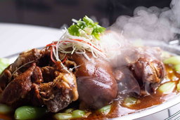 ហុង​ជើង​ជ្រូក​បែប​ហុង​កុង