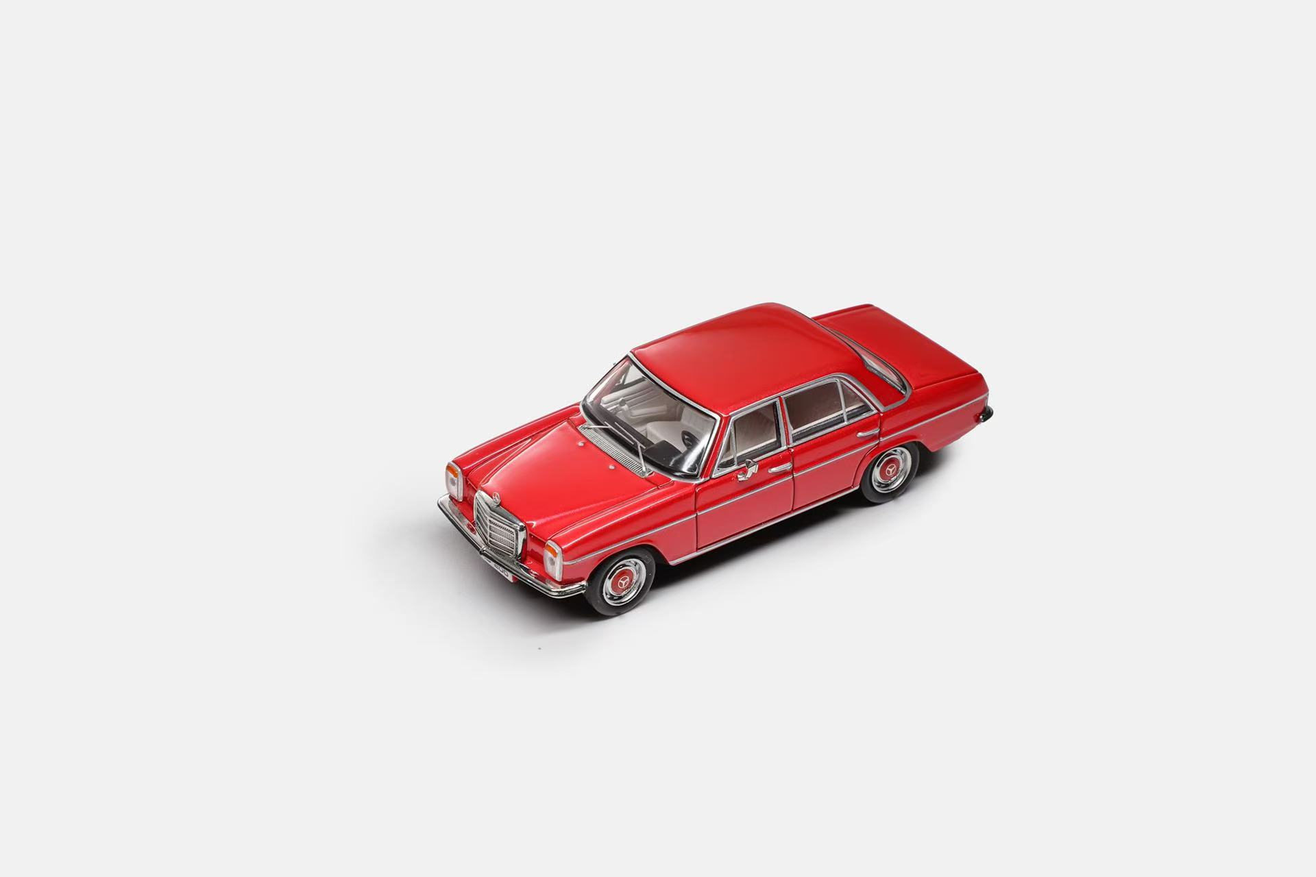 MAXWELL MODEL 1/64 MERCEDES E200 W114_5