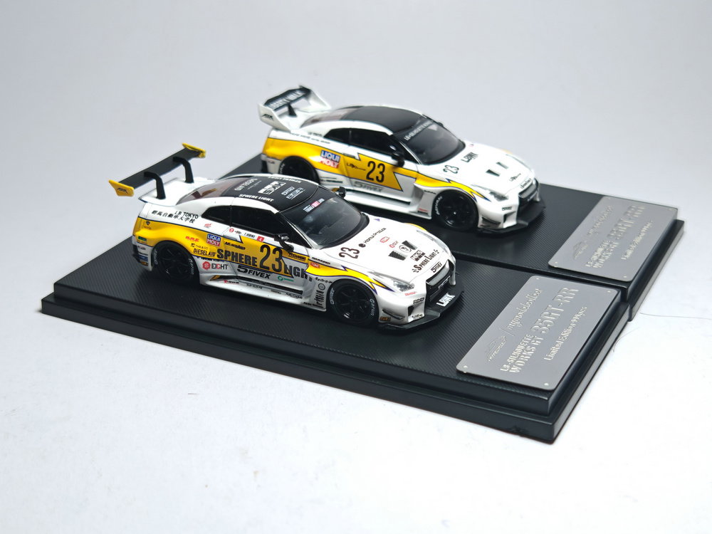 MODEL COLLECT 1/64 SKYLINE R35 LBWK FLASH