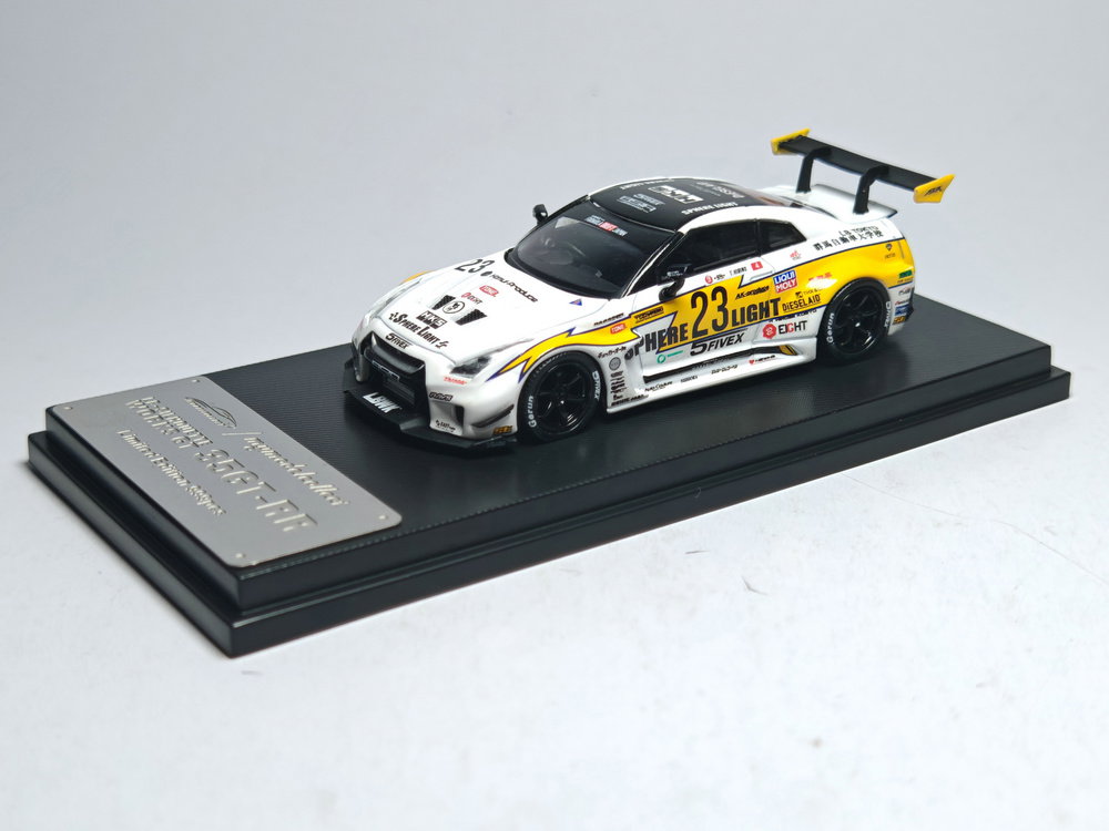 MODEL COLLECT 1/64 SKYLINE R35 LBWK FLASH_3