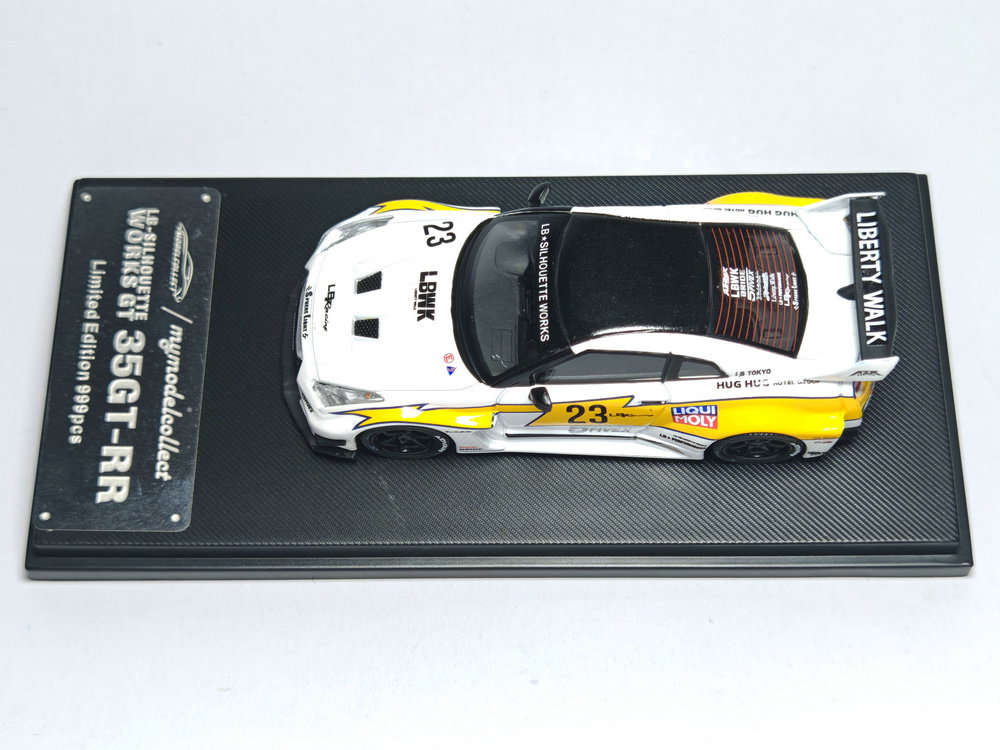 MODEL COLLECT 1/64 SKYLINE R35 LBWK FLASH_4