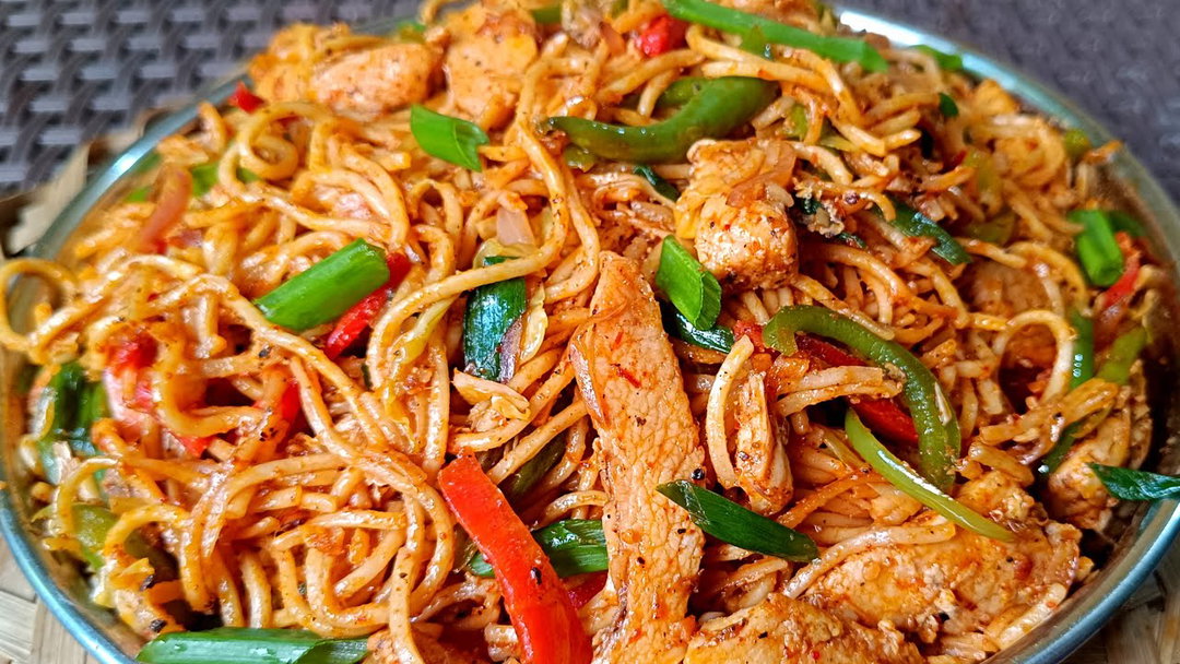 Chicken schezwan Noodles