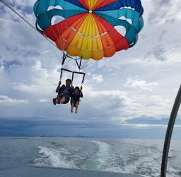 05.(Package B) Parasailing